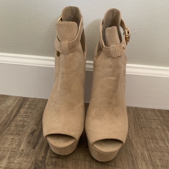 Tan bootie heels - Picture 2 of 2